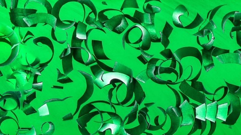 Spark- coloured aluminium and epoxy chips, photo/thermochromic and phosphorescent