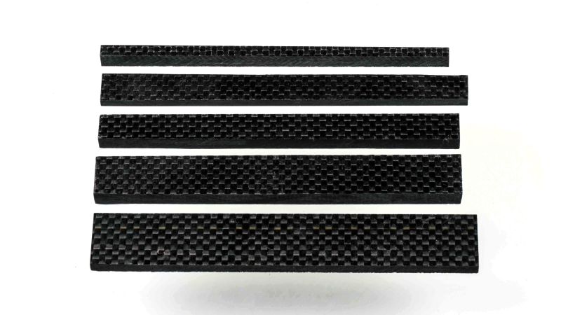 Fibras de carbono tejidas (muchos restos) - para objetos pequeños