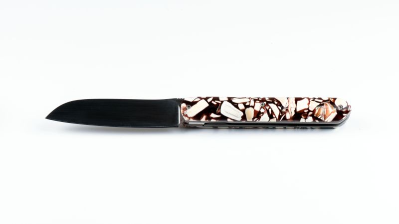 Mammouth ground stabilized black Raffir