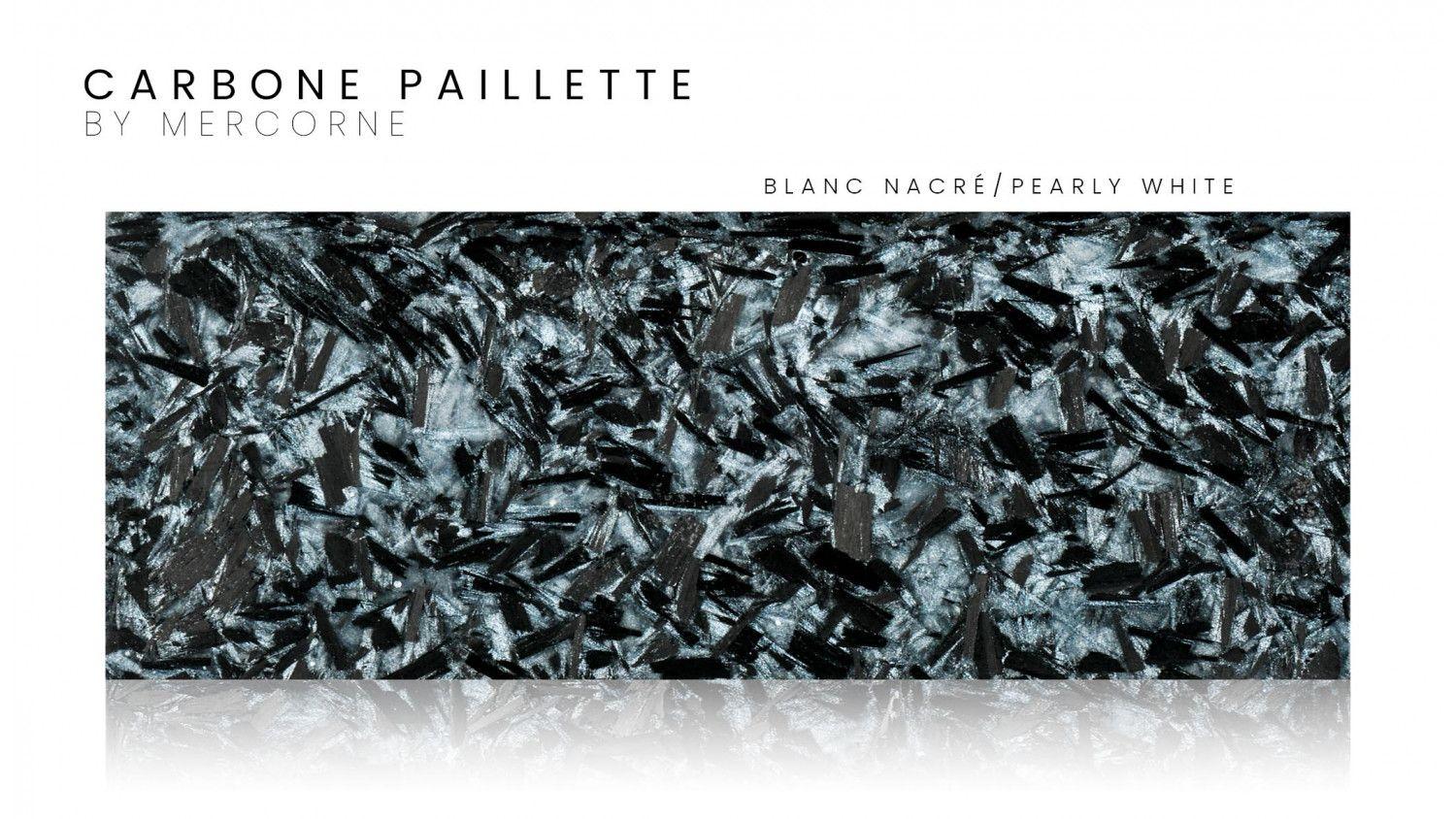 Médaillon AA Rouge Cosmique Pailleté Plaqué Or 1 An