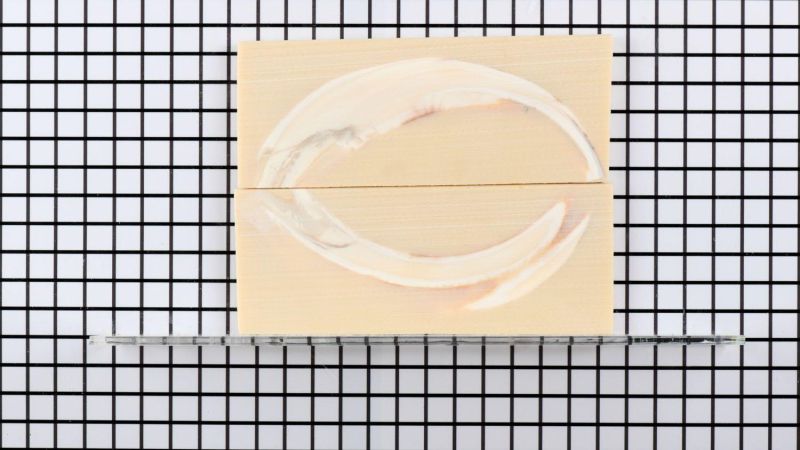 Mango de colmillo de facocero estabilizado sin pulir - resina beige