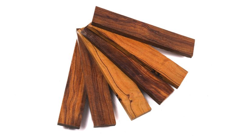 Bloques y Cachas de Raíz de Madera de Hierro - Un Material Natural de Calidad para la Cuchillería